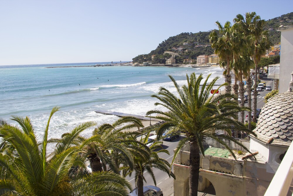 Hotel Miramare — Diano Marina