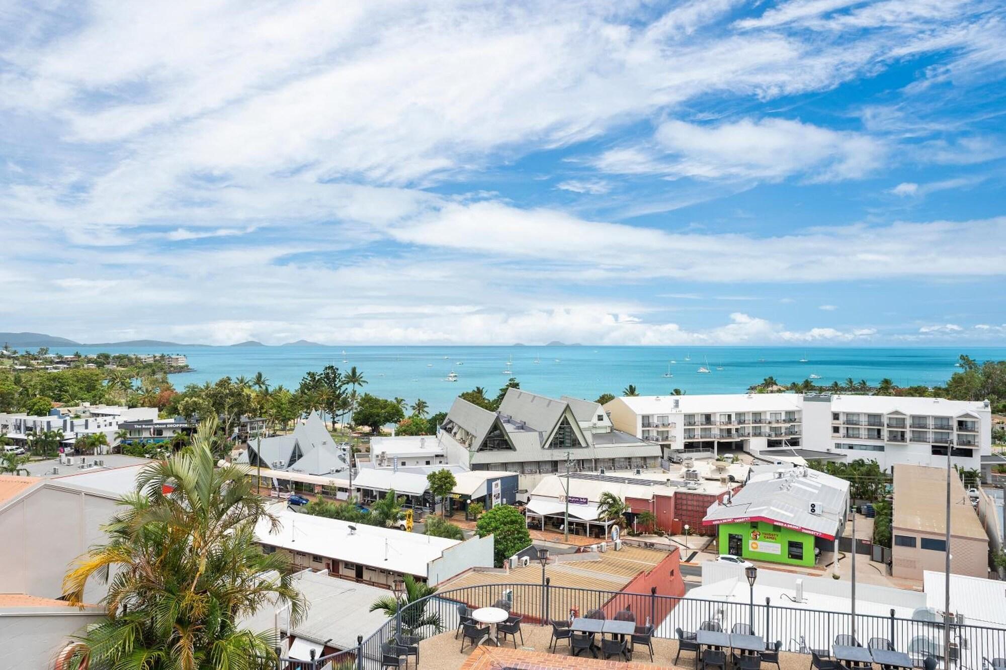 Ocean View Apartment 14 — 4-Star Luxury Hotel in Airlie Beach, Australia
