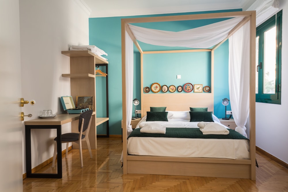 Neratzia Rooms — 4-Star Luxury Hotel in Athens, Greece