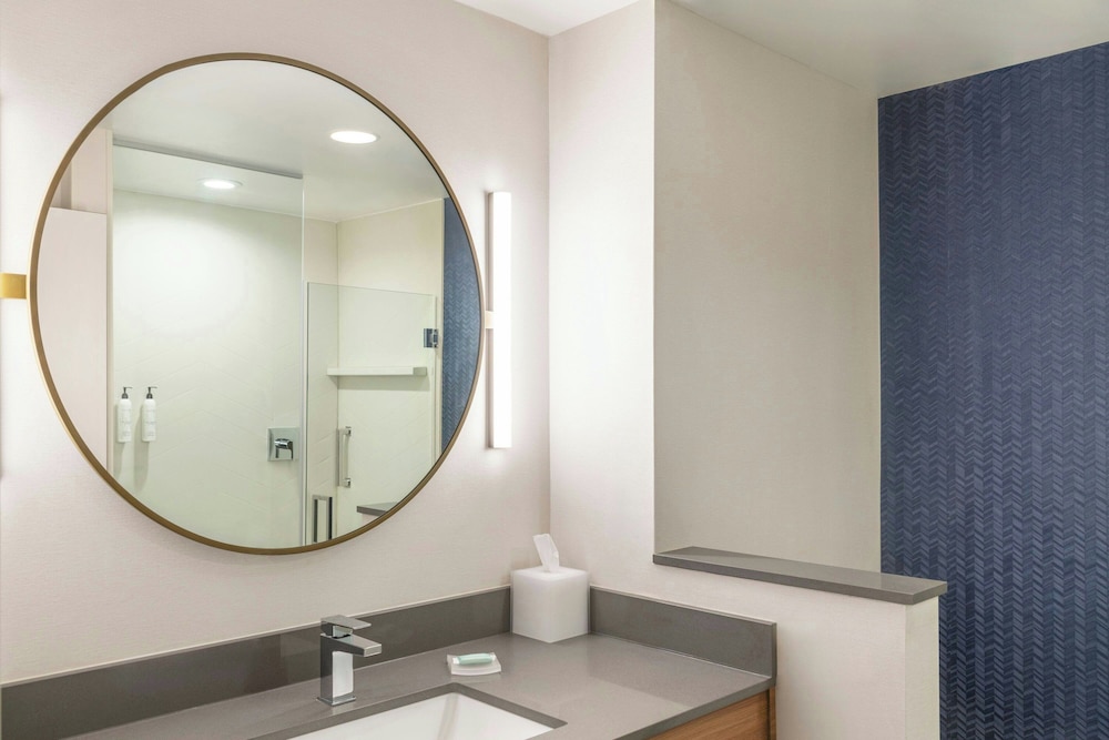 Fairfield by Marriott Inn & Suites Detroit Taylor - photo 17