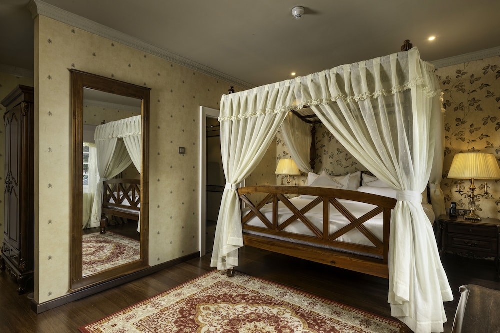 The Westbury Palace — Nuwara Eliya — photo 4