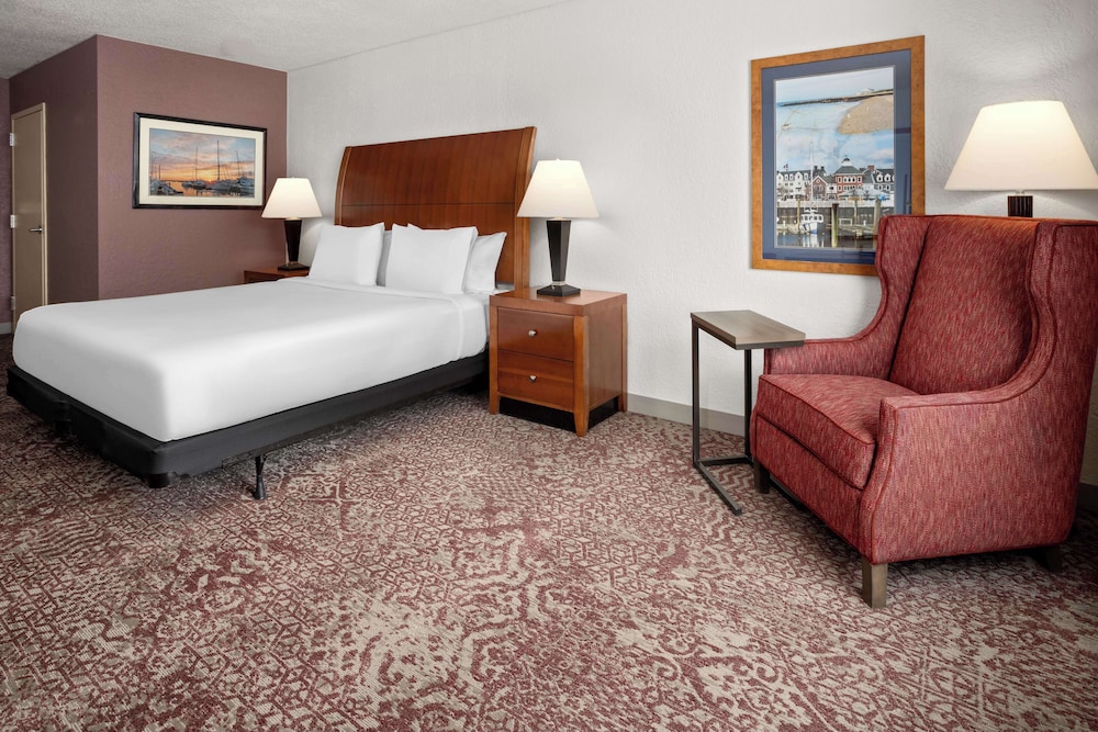 Hilton Garden Inn Milford - photo 10
