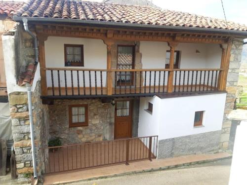 La Calzada Del Canto — Pilona