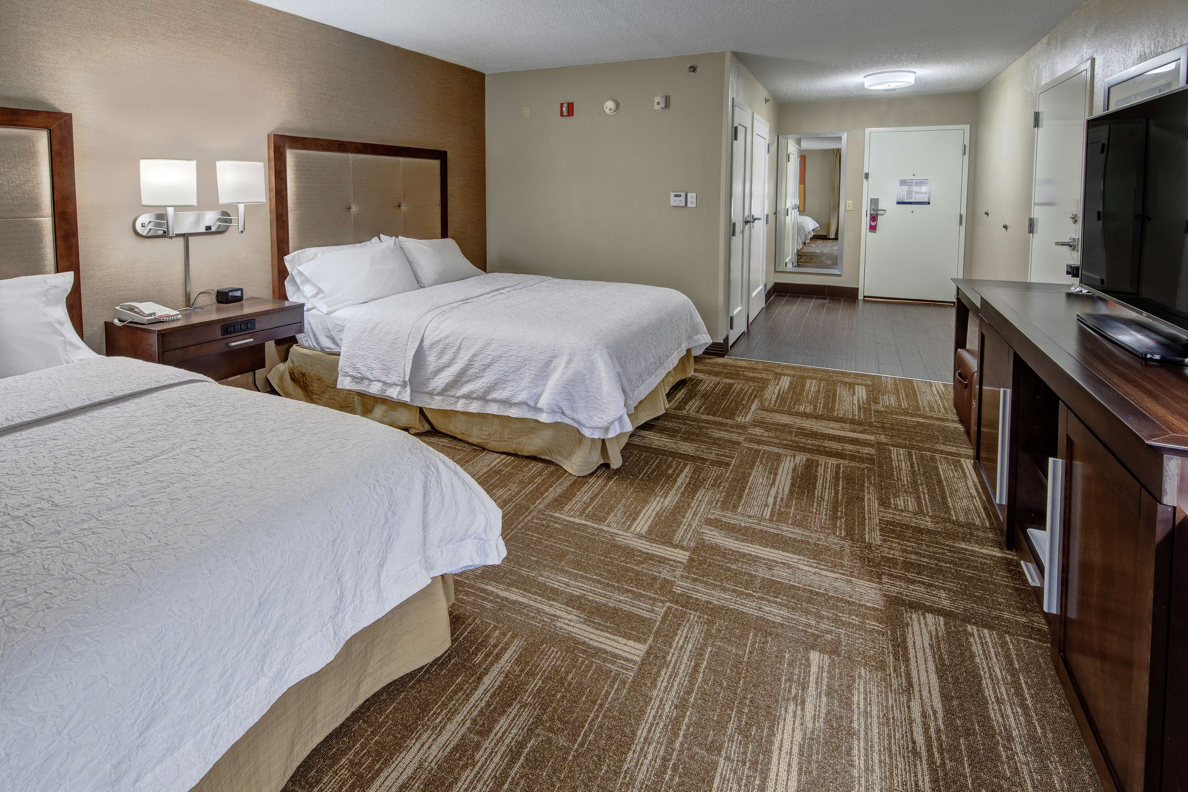 Hampton Inn Corinth - photo 12