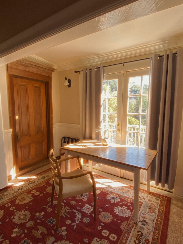 Jenner Inn - photo 21