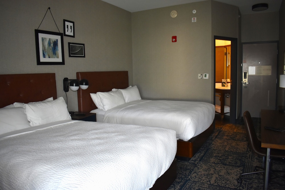 Four Points by Sheraton Chicago Westchester Oak Brook - photo 17