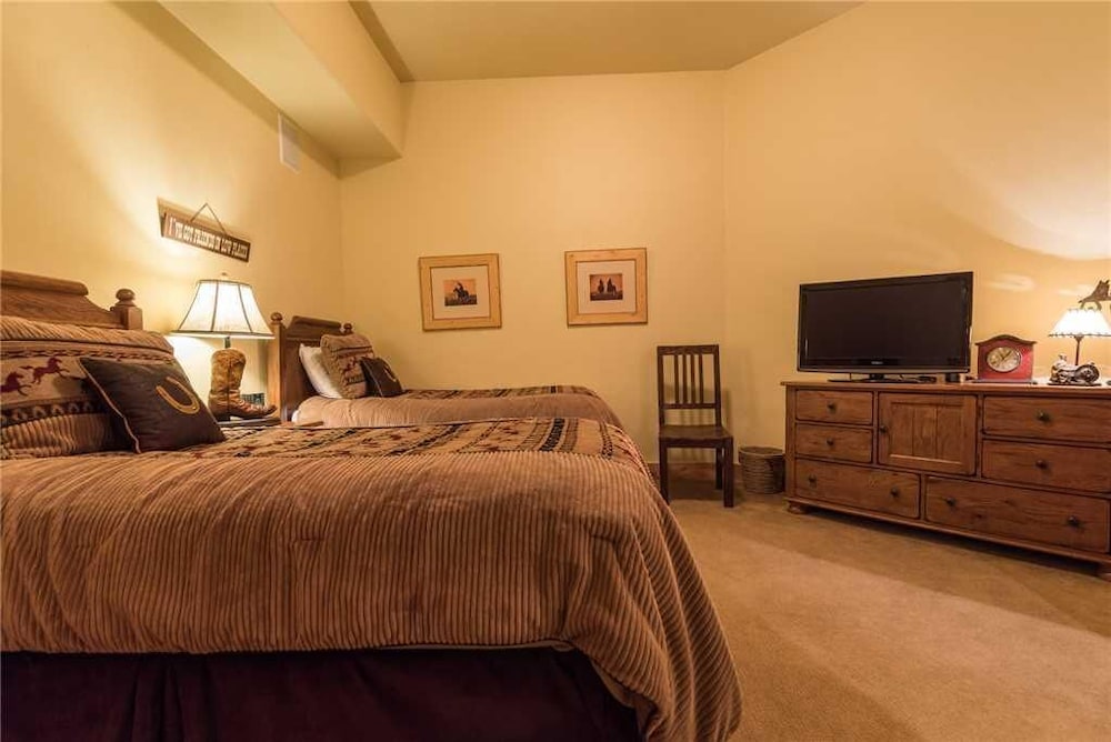 Bear Lodge Trappeur's Crossing Resort - photo 6