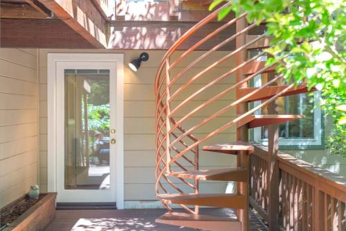Summit Sanctuary Redwoods Fire Table BBQ Grill Fast WiFi Dog Friendly - photo 23