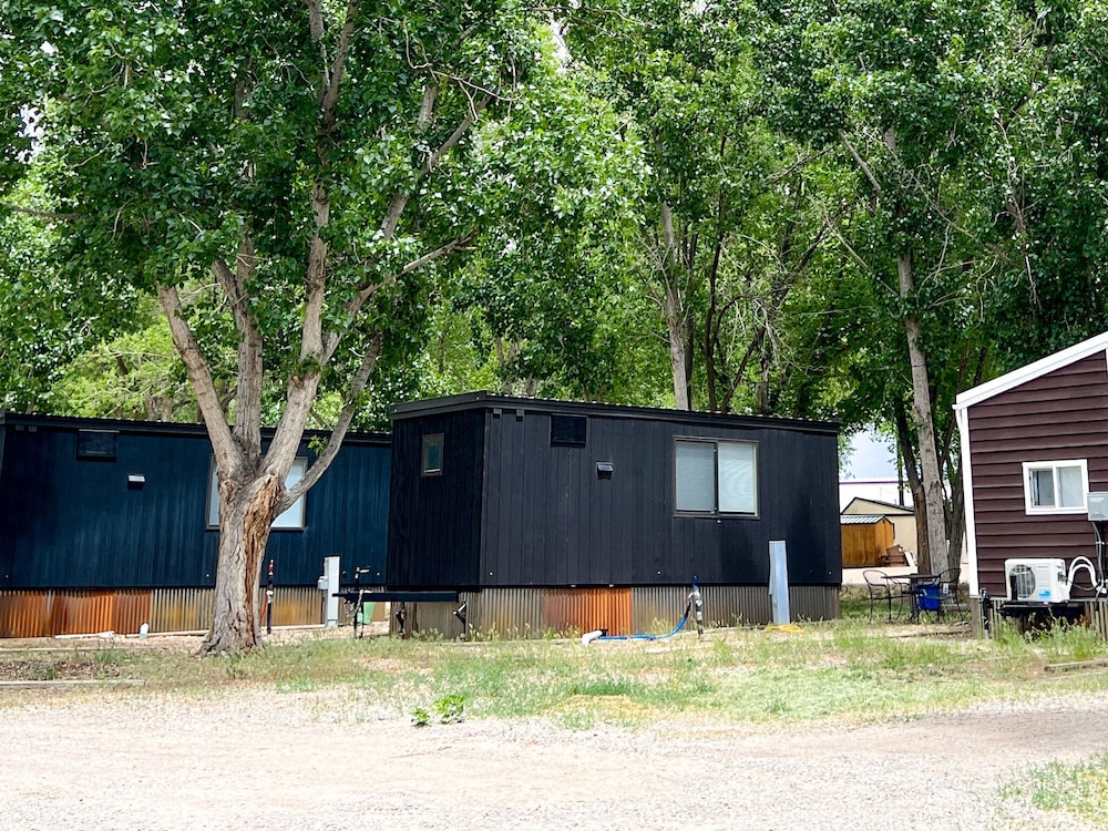 Cedar Creek Lodging & RV Park - photo 20