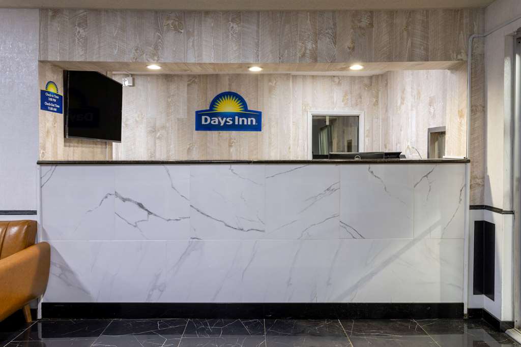 Days Inn by Wyndham Columbia - photo 10