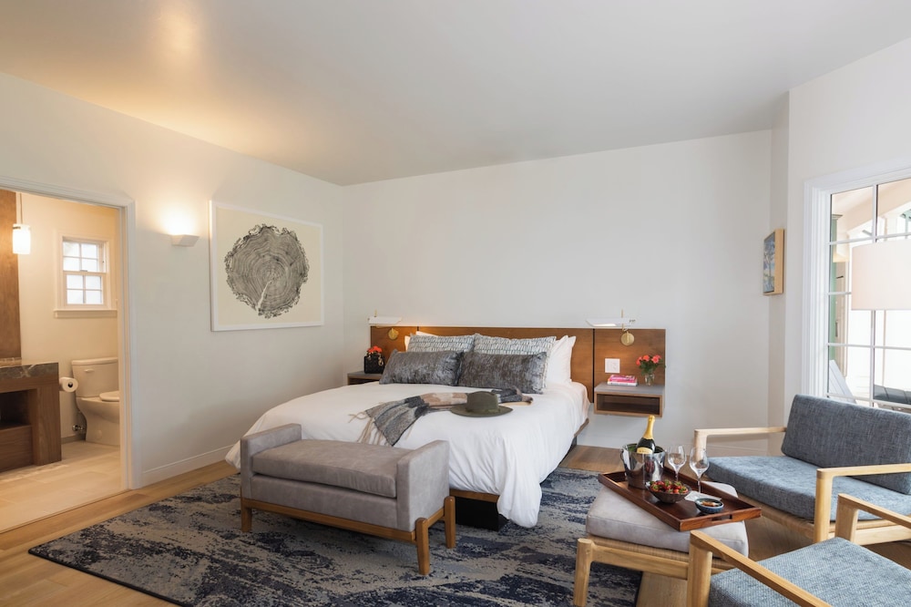 Carmel Beach Hotel - photo 8