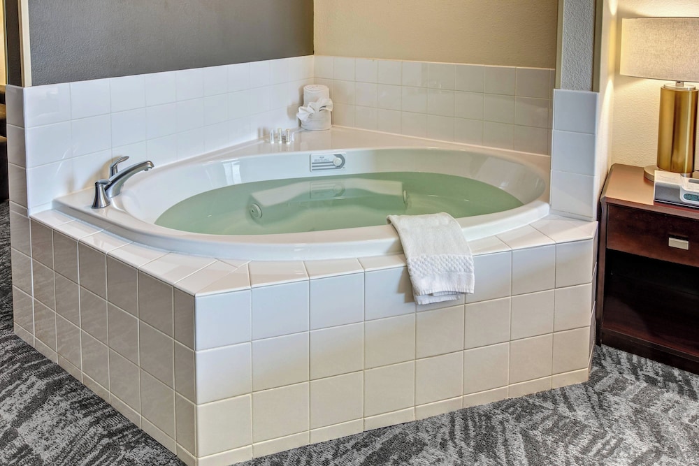 Springhill Suites by Marriott New Bern - photo 10