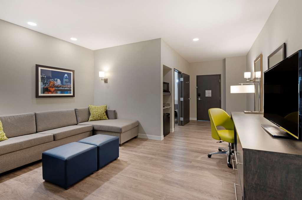 Comfort Suites Cincinnati University Downtown - photo 19