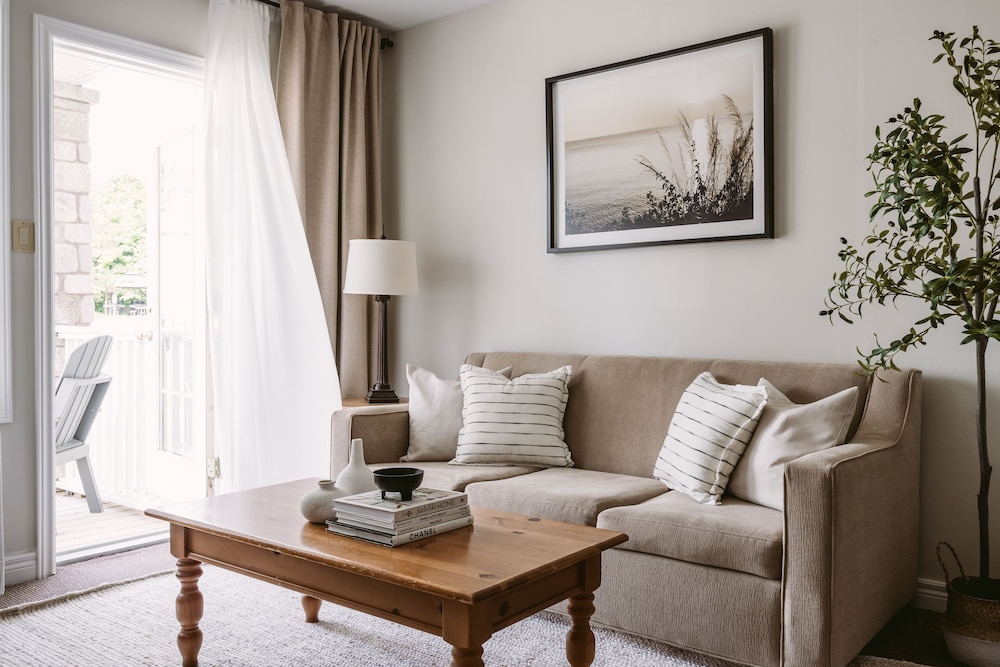Charming Victorian Oasis with an Elegant and Spacious Haven — eco-hotel in San Francisco