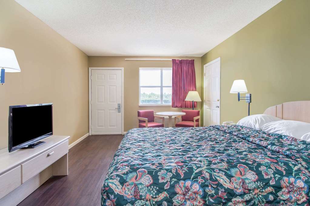 Super 8 by Wyndham Monticello - photo 6