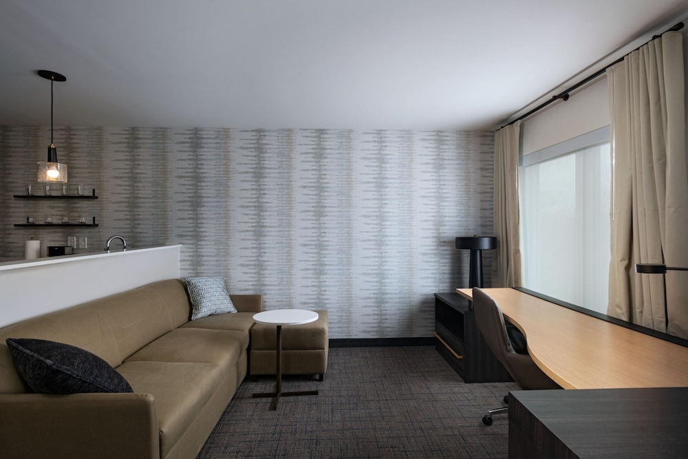 Residence Inn by Marriott New Brunswick Tower Center Blvd - photo 12