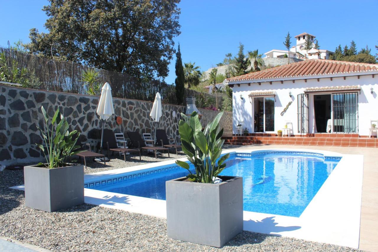 Bed & Breakfast Mirador Infinito — 4-Star Luxury Hotel in Alhaurin El Grande, Spain
