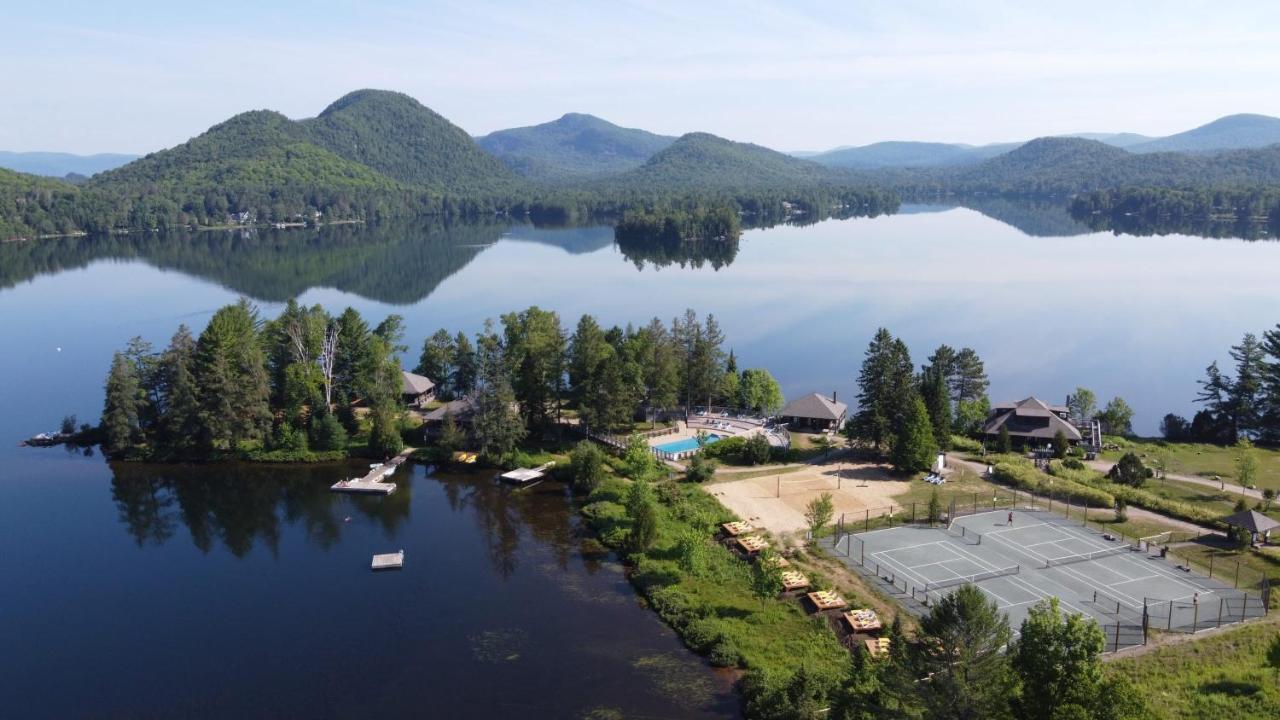 Lakefront Mountain View 1 Bedroom Resort Suite in Mont-Tremblant, Canada
