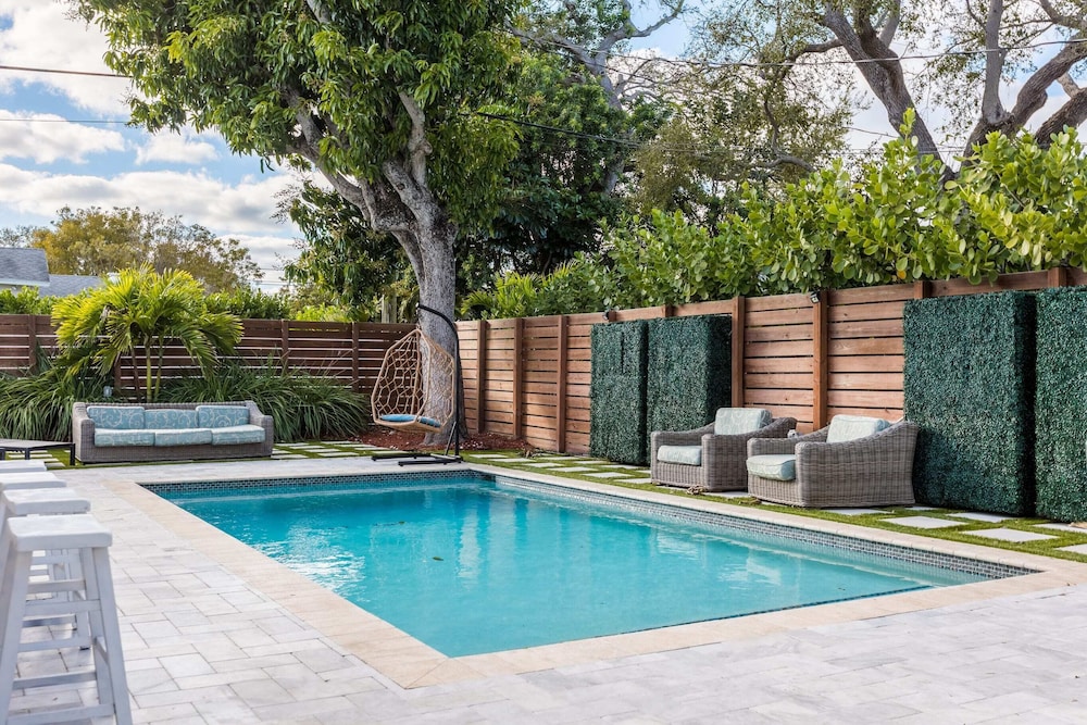 Olas Villa by Rove Travel Home with Heated Pool — 4-Star Luxury Hotel in Fort Lauderdale, United States