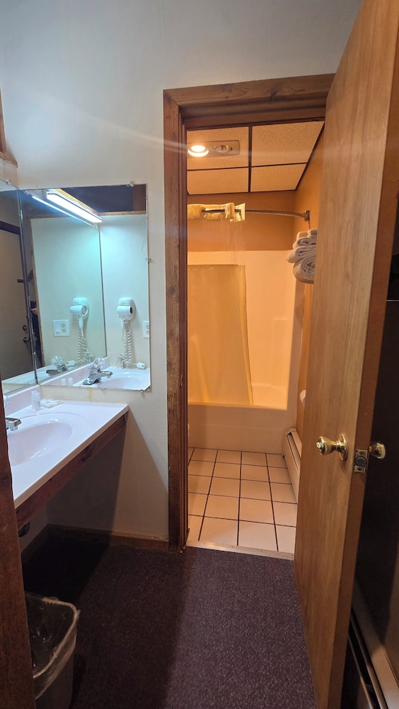 Timber Inn - photo 15