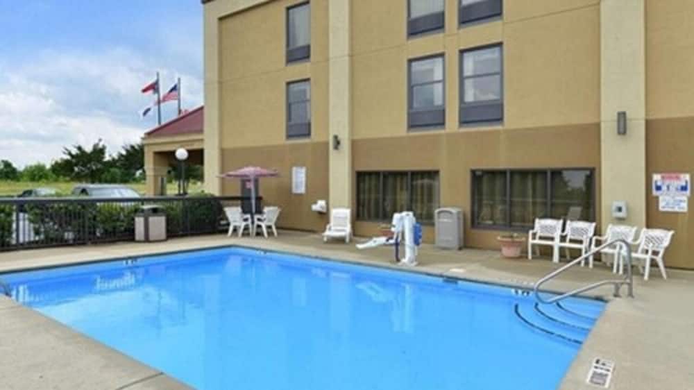 Hampton Inn Raleigh Clayton I 40 - photo 24