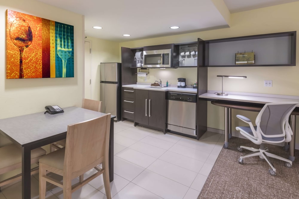 Home2 Suites by Hilton Kansas City Downtown - photo 17