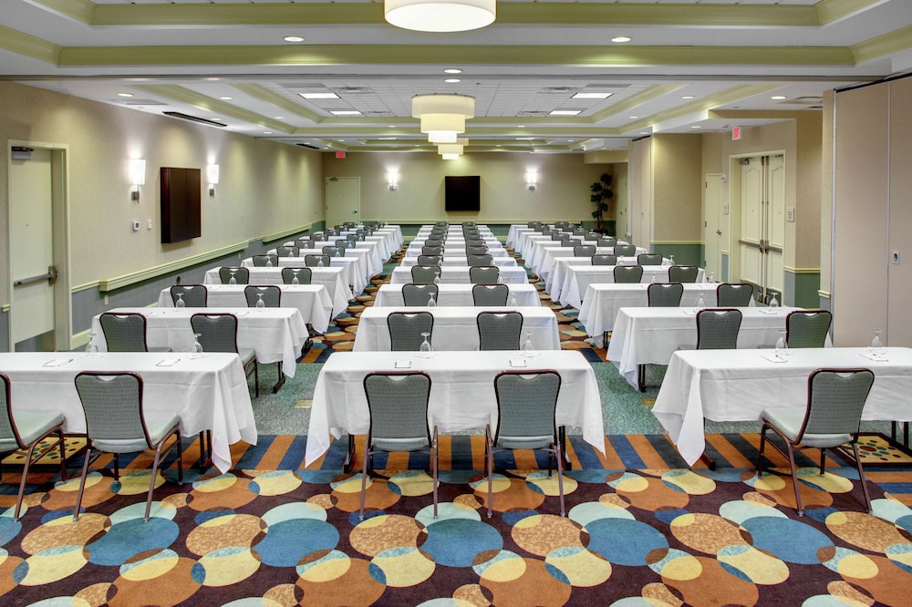 Hilton Garden Inn Richmond Airport - photo 27