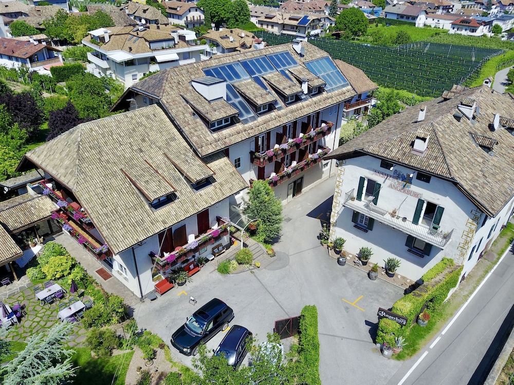 Angerburg Blumenhotel in Bolzano, Italy