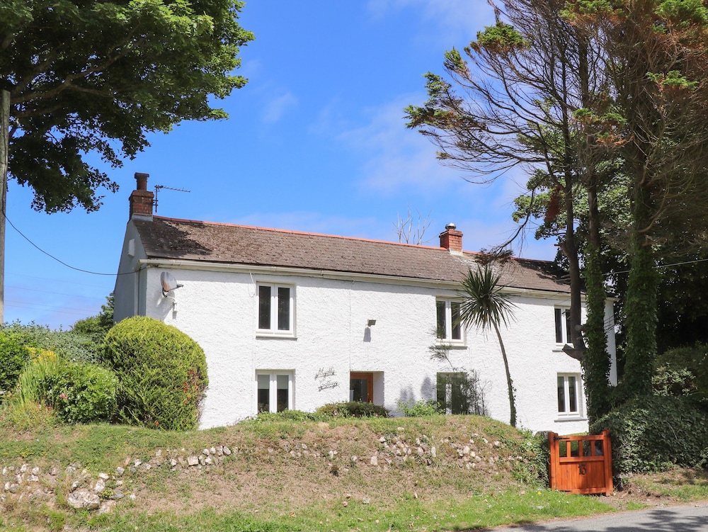 Myrtle Cottage — 4-Star Luxury Hotel in Hayle, United Kingdom