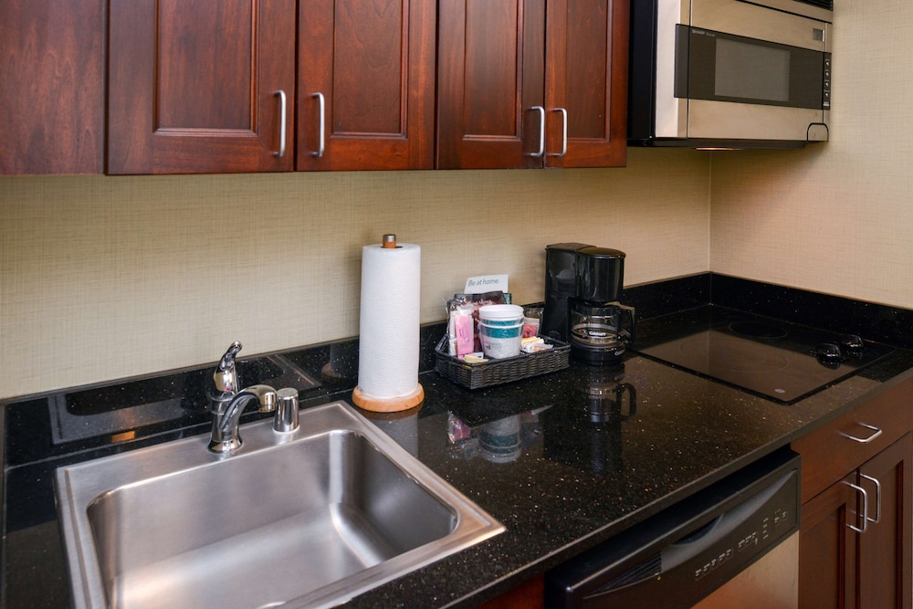 Homewood Suites by Hilton Fresno - photo 24