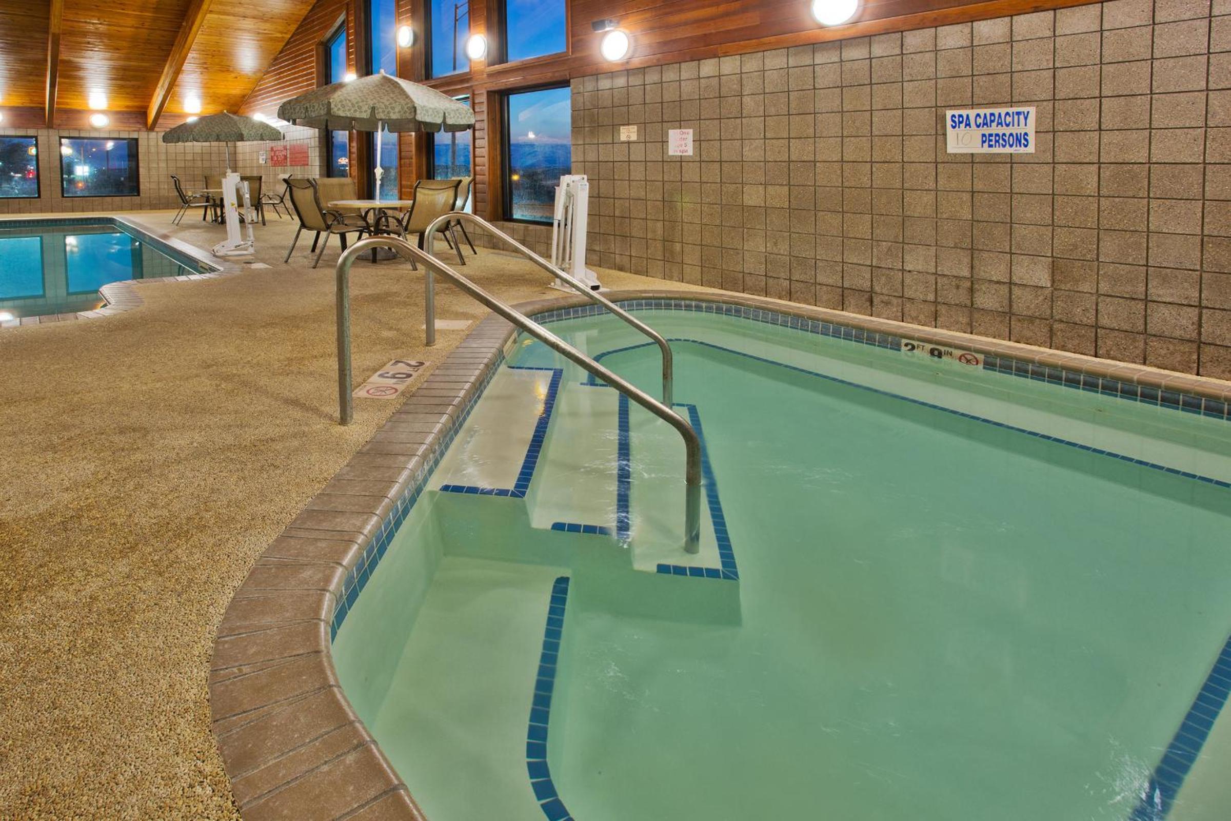 AmericInn by Wyndham Lincoln North - photo 14