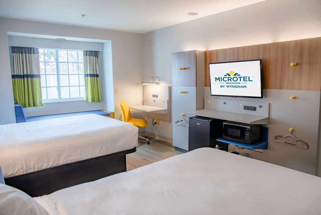 Microtel Inn & Suites by Wyndham Kingsland Naval Base I 95 - photo 31