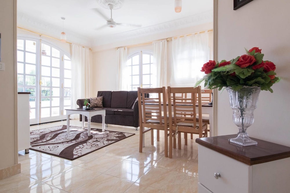 Lotus Lis House