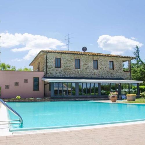 Hotel Villalago — hotel in Magione