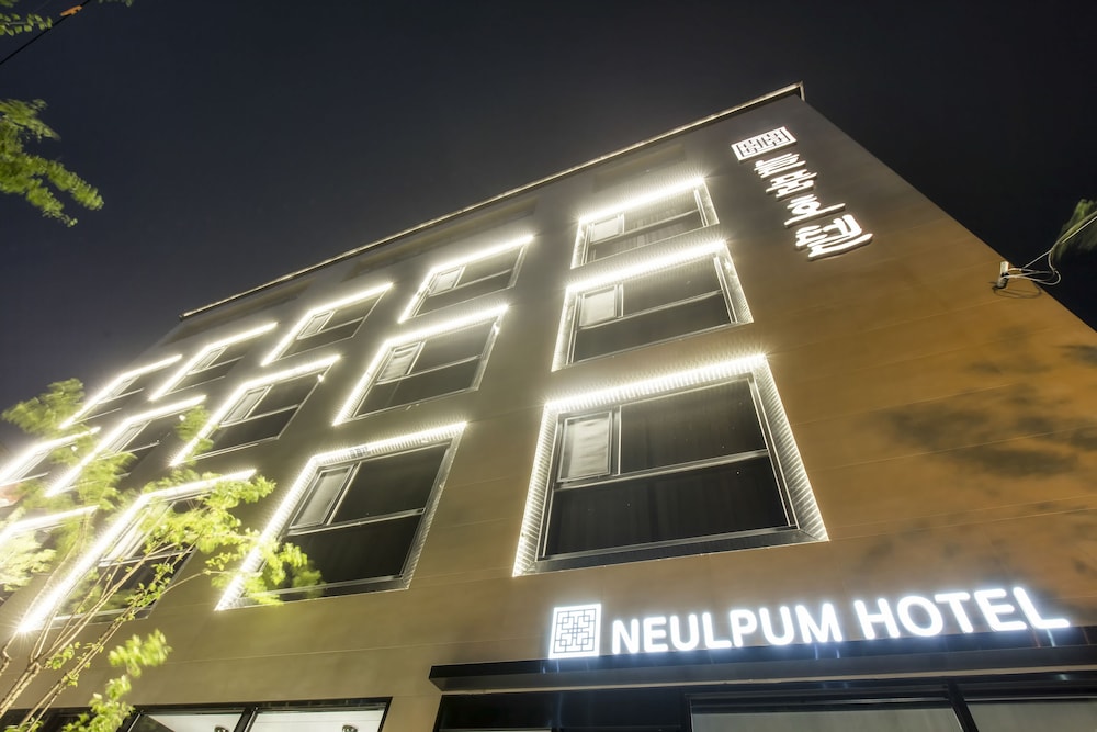 Neulpum Hotel in Jeonju, South Korea