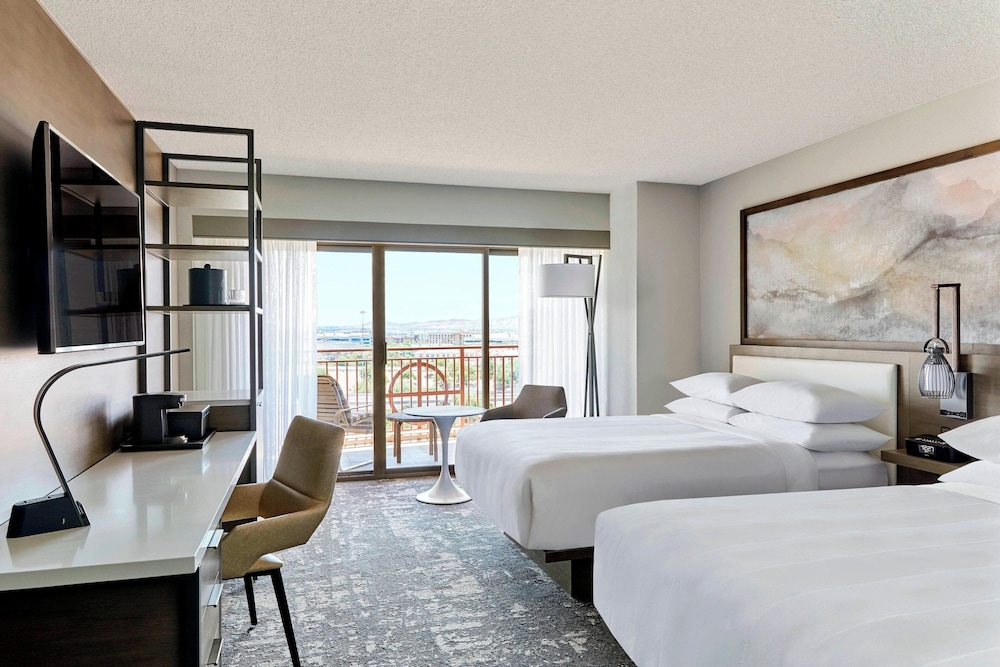 Marriott Phoenix Airport - photo 8
