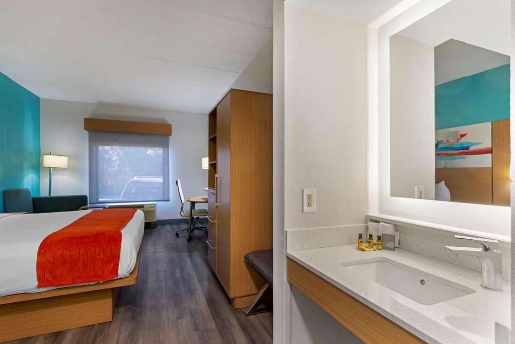 Best Western PLUS Executive Hotel - photo 17