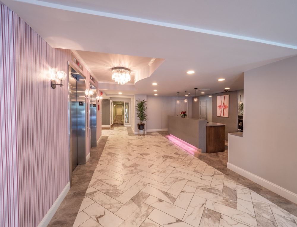 West End Washington DC Tapestry Collection by Hilton - photo 23