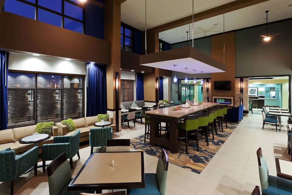 Hampton Inn & Suites Denver Airport Gateway Park - photo 2