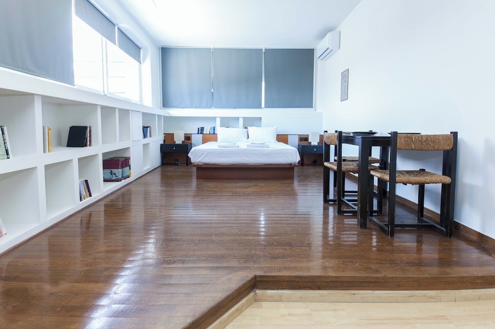 Nea Kifisia Cozy Corner Modern Studio — 4-Star Luxury Hotel in Kifisia, Greece