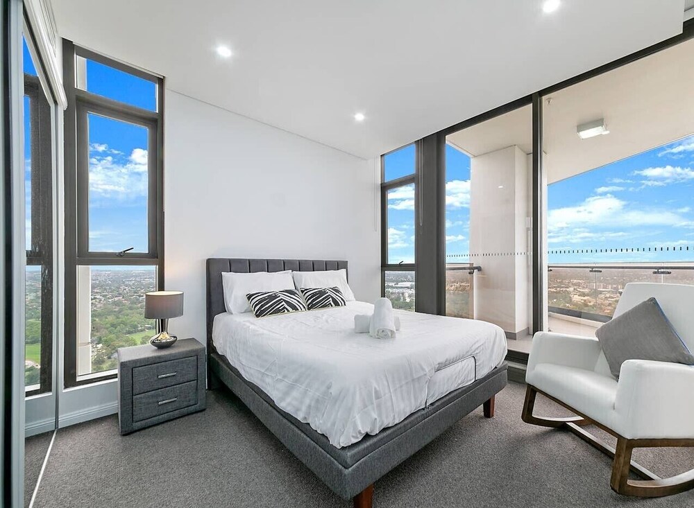 Meriton Suites Church Street Parramatta — Sydney — photo 3