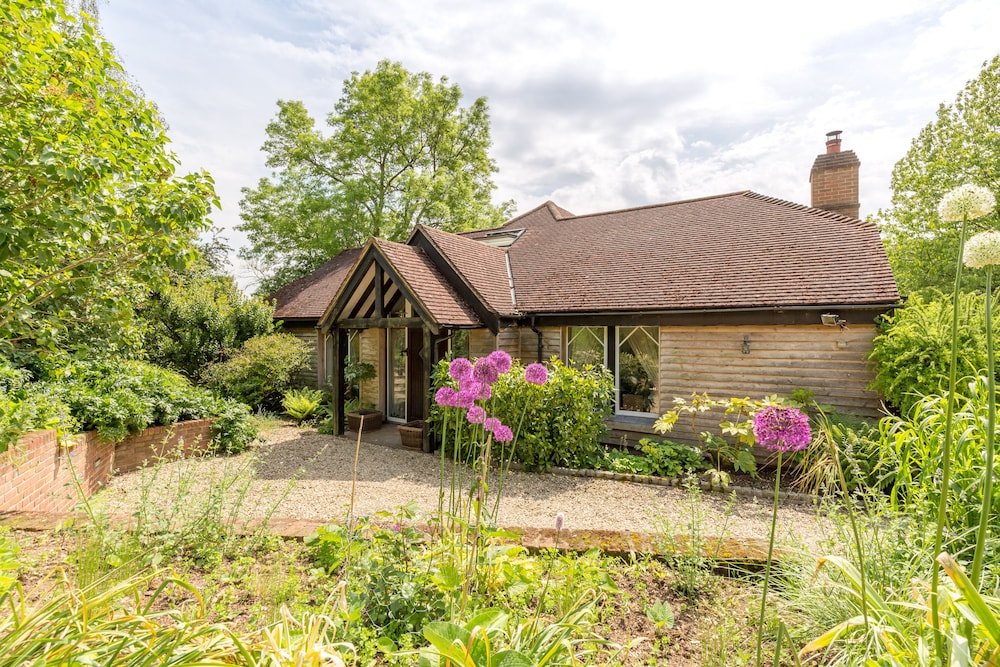 Luxury Chilterns Hideaway Easy Access to London in Reading, United Kingdom