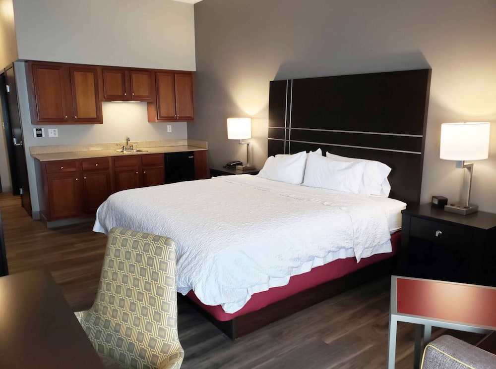 Hampton Inn Greensburg - photo 16
