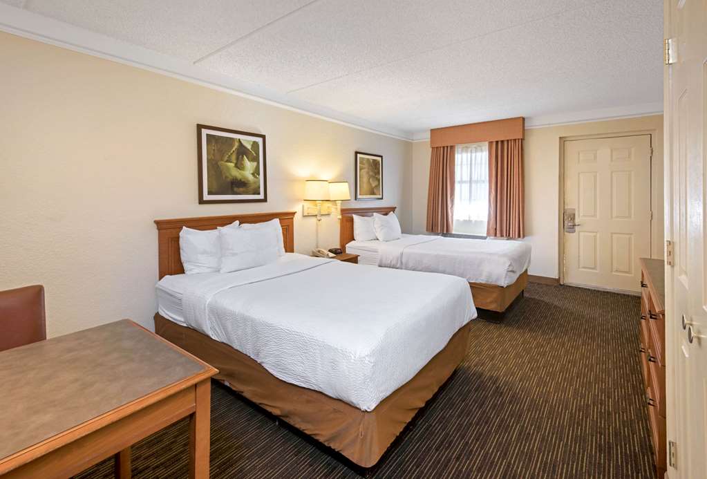 La Quinta Inn by Wyndham San Antonio Market Square - photo 21