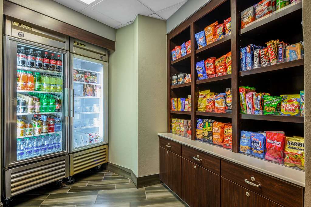 La Quinta Inn & Suites by Wyndham Myrtle Beach Broadway Area - photo 34