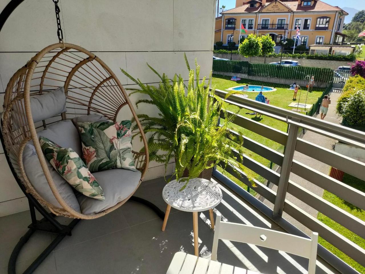 Apartamentos Boutique Arquera Golf I — 4-Star Luxury Hotel in Llanes, Spain