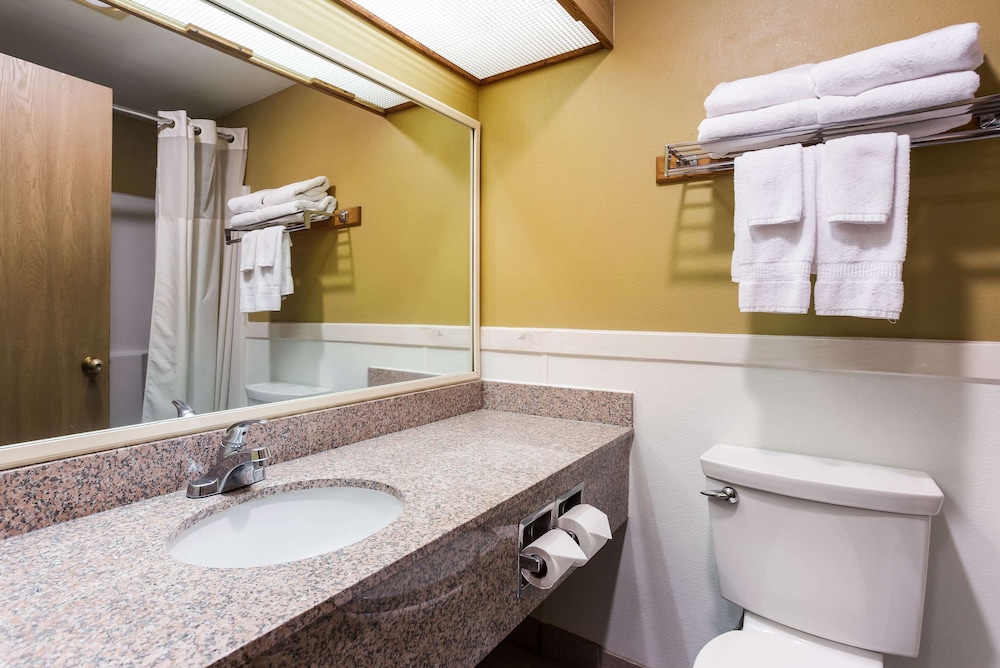 Quality Inn Airport Boise Airport - photo 36