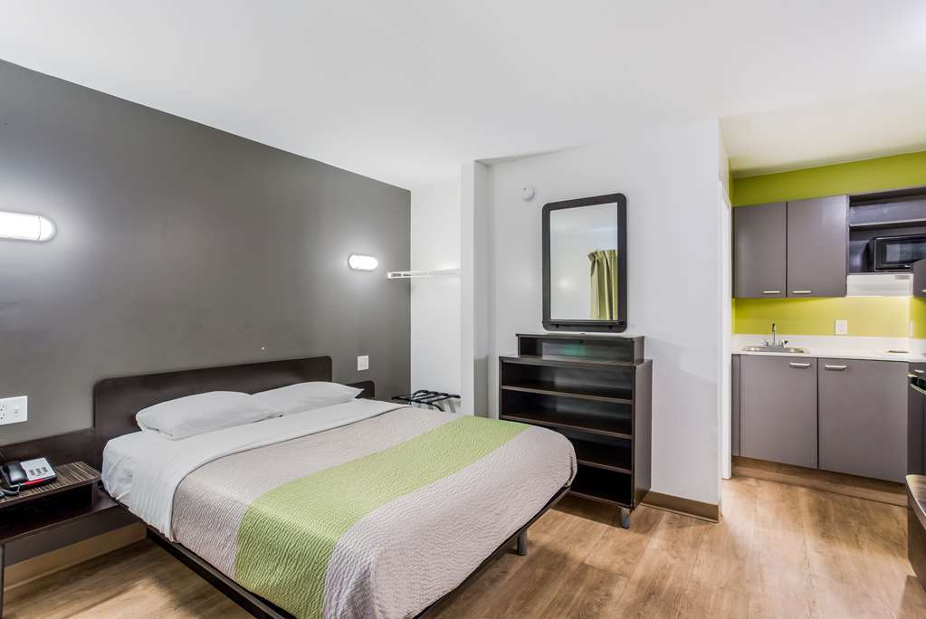Studio 6 Extended Stay Jacksonville FL South - photo 10