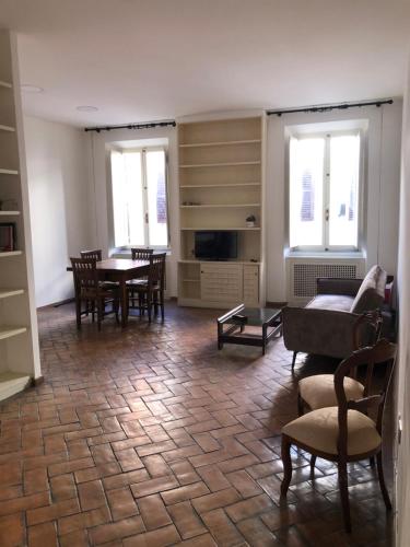 Borgo in Elegante appartamento — 4-Star Luxury Hotel in Rome, Italy