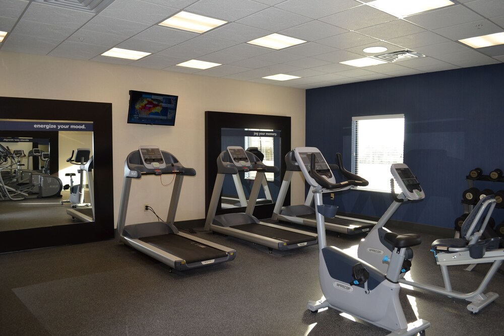 Hampton Inn Pratt - photo 10